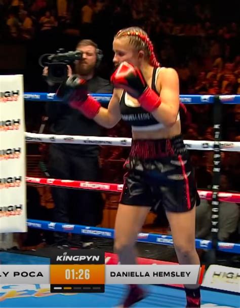 daniella hemsley flashing audience|Boxer Daniella Hemsley Flashes After Defeating Aleksandra。